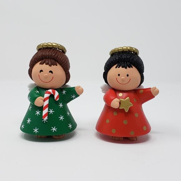 Hallmark Seasonings Greetings Salt Pepper Christmas Holiday Shaker - Picture 3 of 8